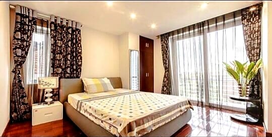 Bán nhà 4 tầng diện tích 140m2, mặt tiền 7m mặt đường Tô Ngọc Vân, Tây Hồ, Hà Nội