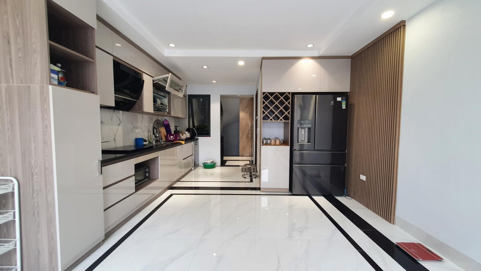 BÁN NHÀ HOÀNG CẦU,80m - THANG MÁY - Ô TÔ, giá 15.8 TỶ