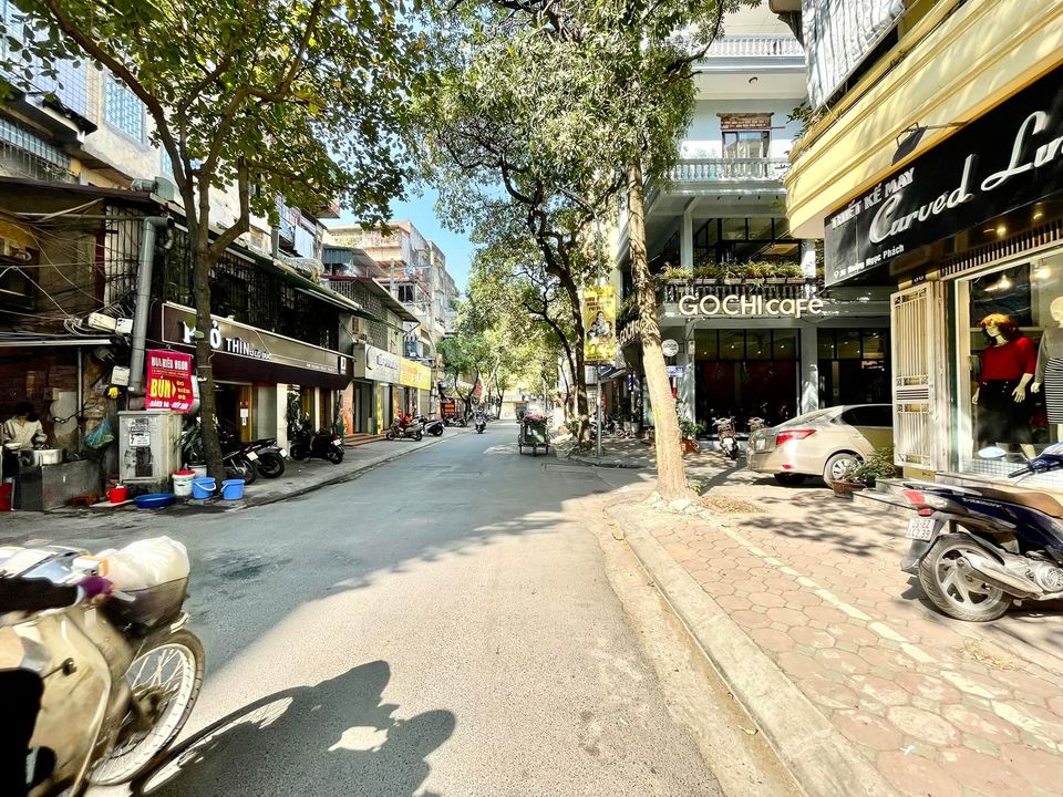 Bán nhà MP Hoàng Ngọc Phách, 43m2, 4 Tầng, mt 3.5m, 18 tỷ