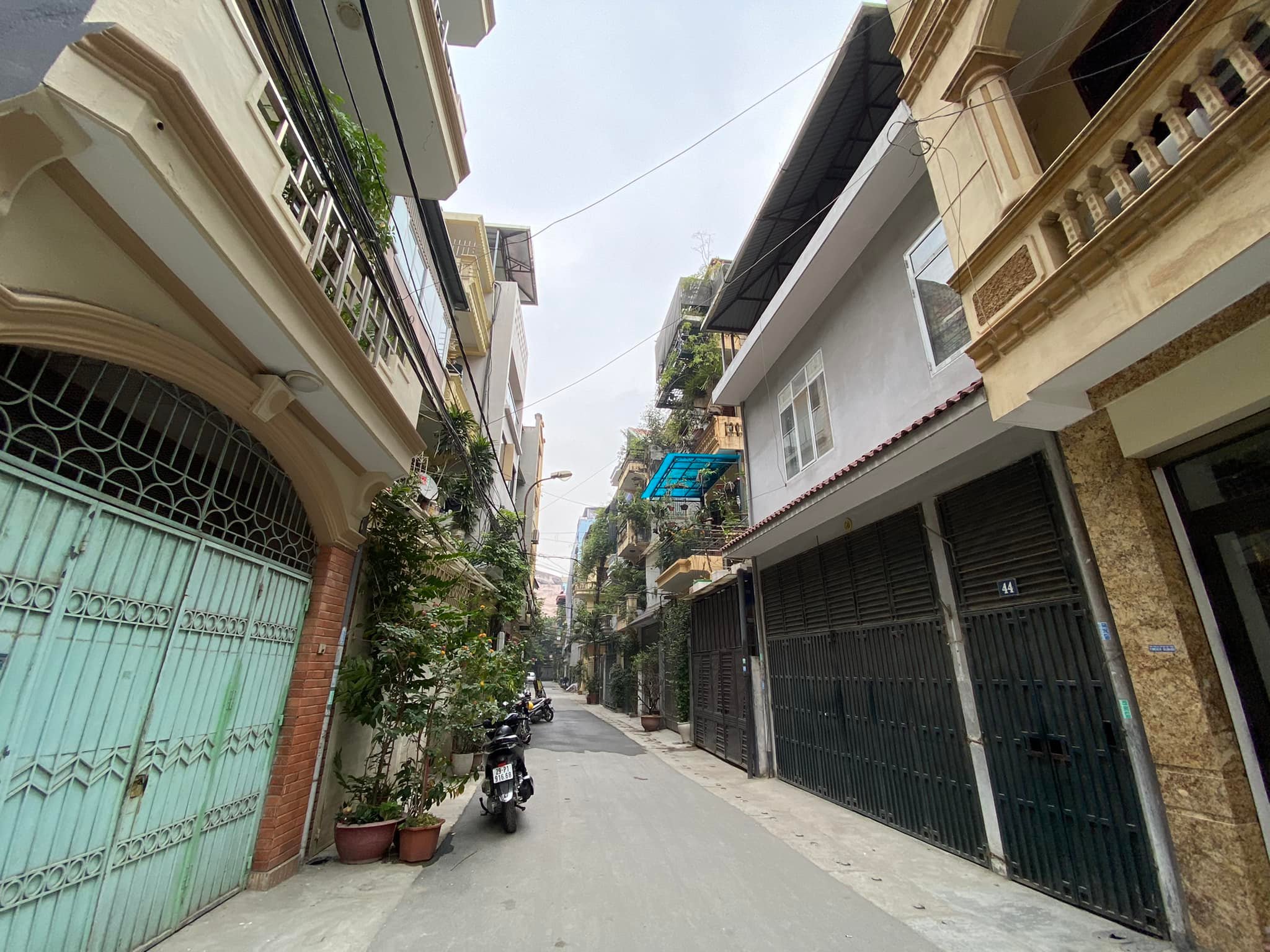 BÁN NHÀ MỚI YÊN LẠC - HAI BÀ TRƯNG - Ô TÔ VÀO NHÀ - DIỆN TÍCH 145M2 - 4 TẦNG - MẶT TIỀN 6.5M - 22.5 TỶ.