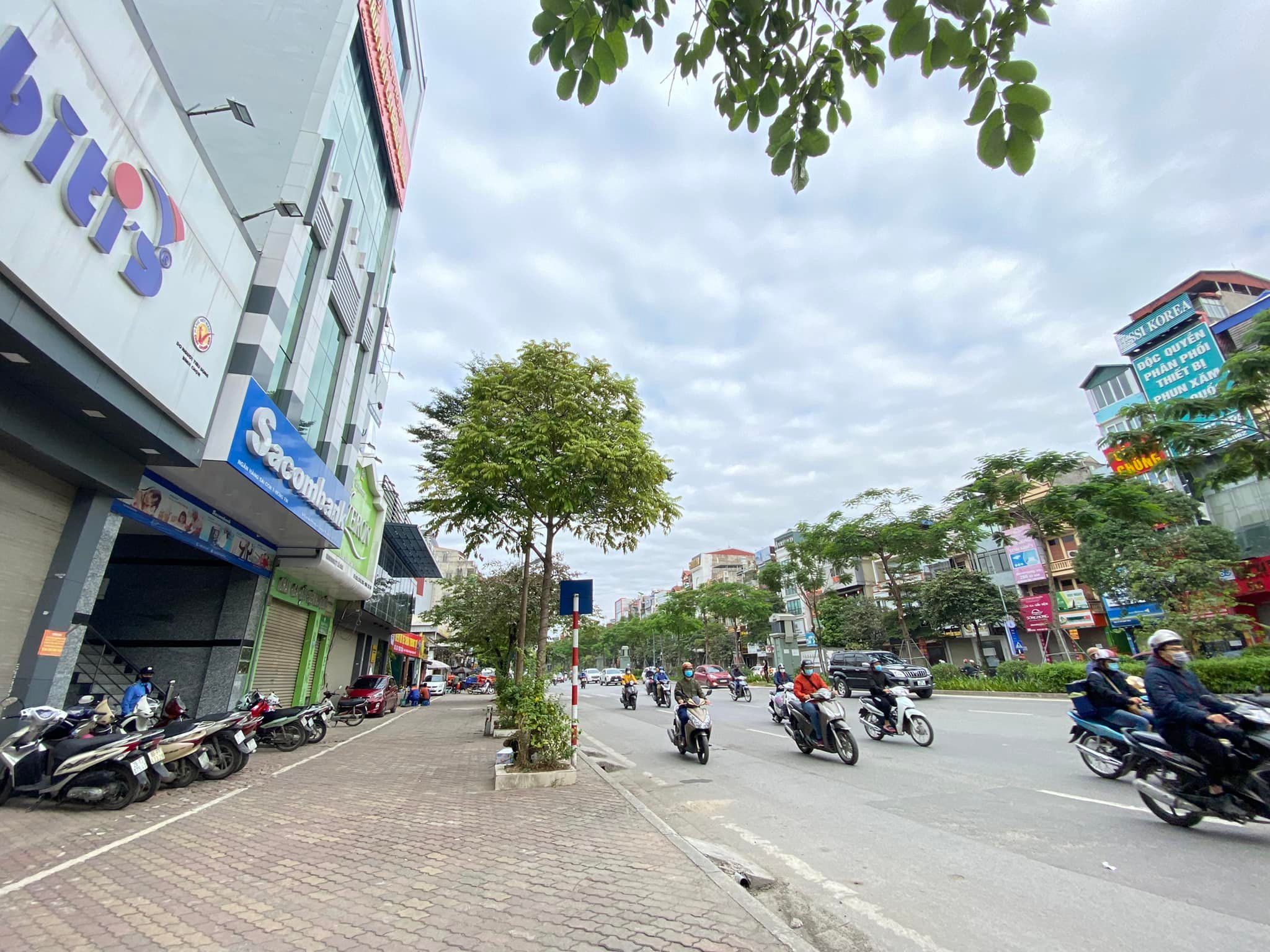 (Ngàn năm có một) - mặt phố Xã Đàn, 160m2x8T, mặt tiền 12m giá 106 tỷ, vỉa hè rộng, doanh thu 500tr