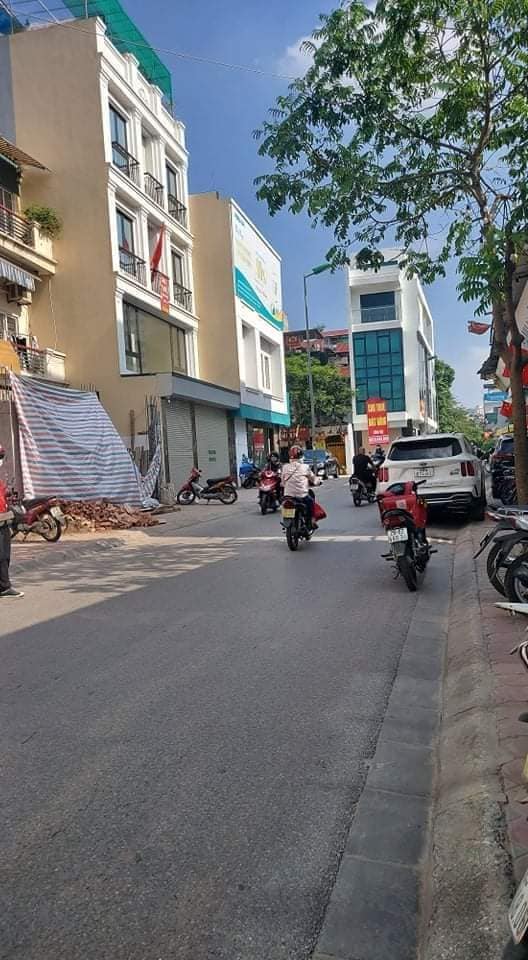 Bán nhà mặt phố Đội Cấn 100m 10 tầng mặt tiền 6.8m 47.8 tỷ Ba Đình tòa nhà lừng lững hái ra tiền