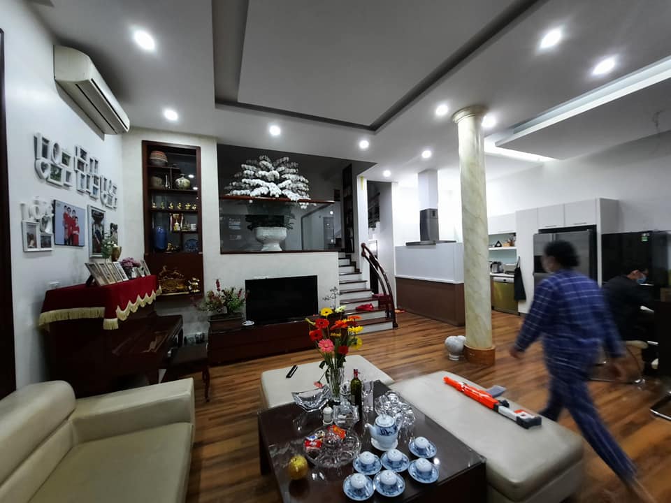 Bán biệt thư phố Nguyễn Cơ Thạch, lô góc, 3 mặt thoáng, giá 33 tỷ