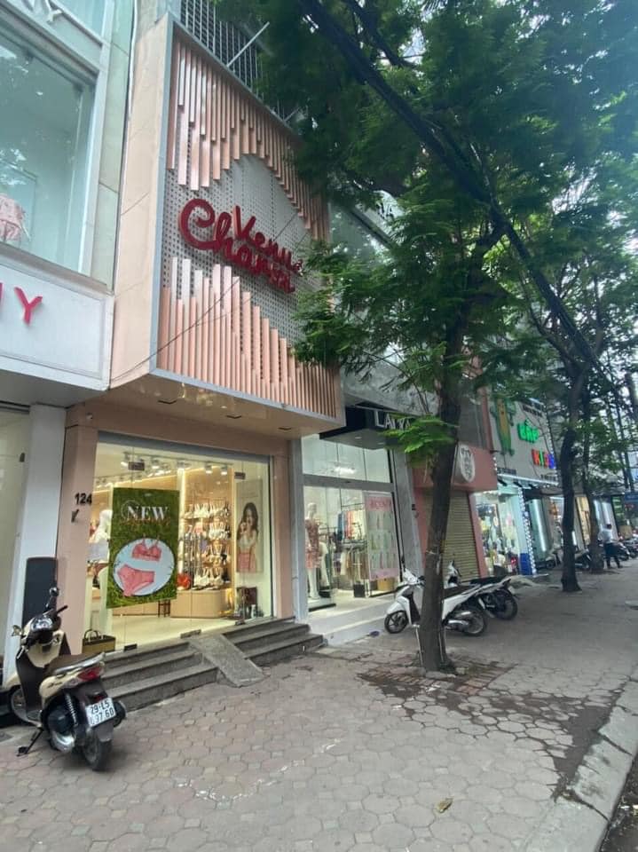 Mặt phố Cầu Giấy kinh doanh sầm uất