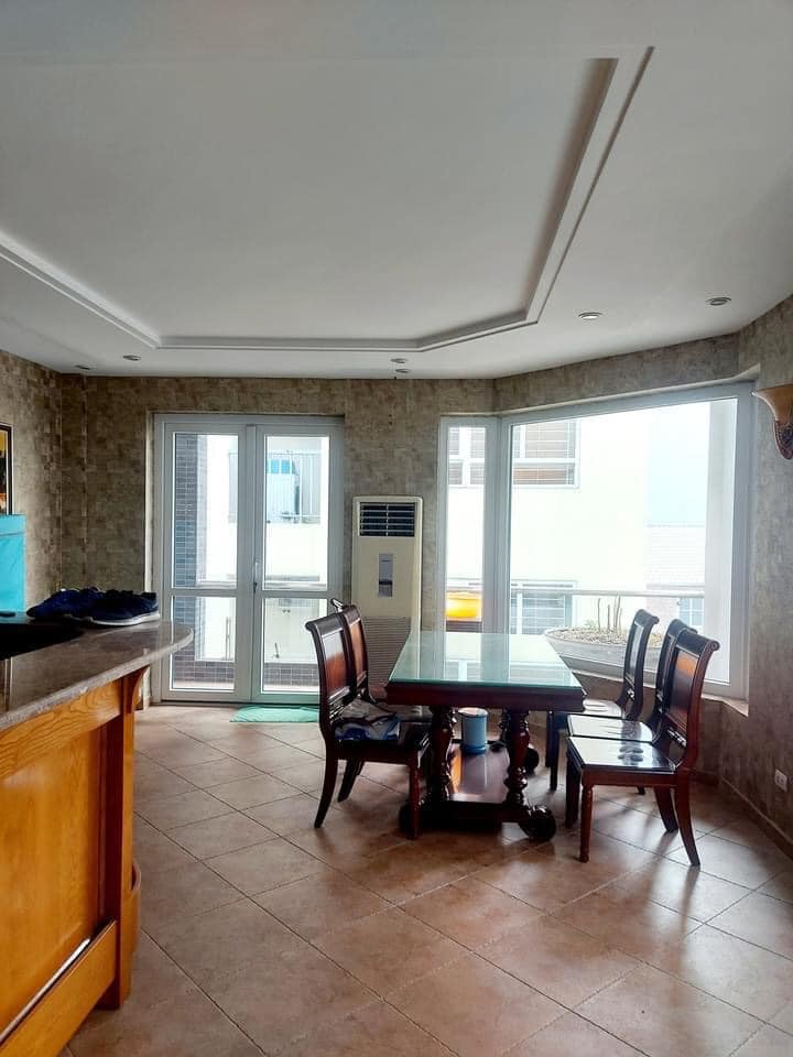 Bán nhà 102m2 phố Linh Lang, 7 tầng thang máy, mt 5.5m, giá 32.5m