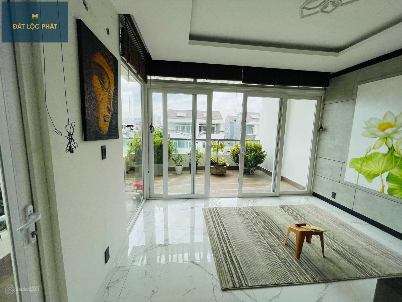  230m2
