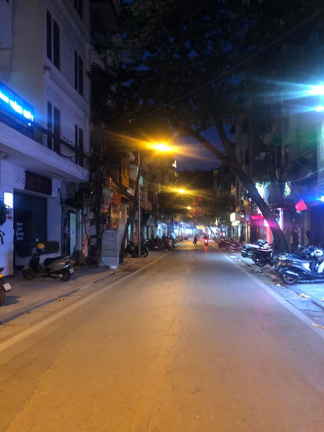 MẶT PHỐ CỔ ÔTÔ KINH DOANH ĐỈNH CAO- HÀNG MÀNH- HOÀN KIẾM-DT 58m2-2T-MT 7m-Giá 55,9 tỷ.