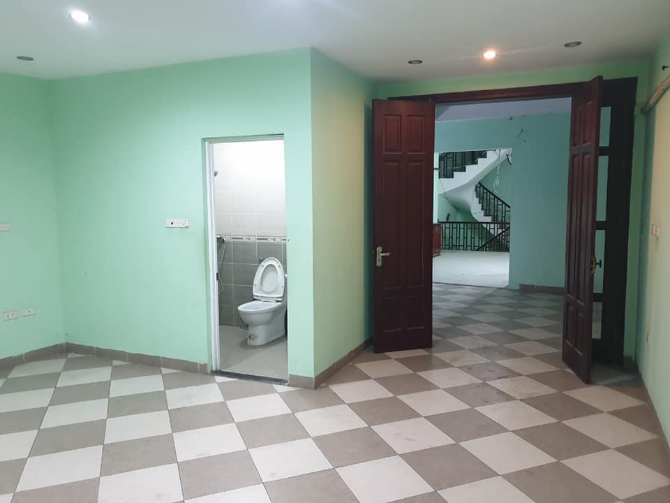 Nhà mặt phố Trần Khát Chân, gần Phố Huế, không bị chắn, 100m2 x 5 tầng, giá 35 tỷ