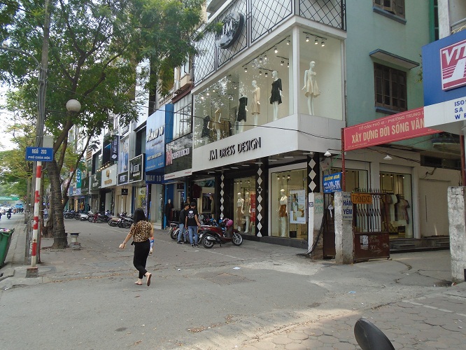 Cho thuê nhà mặt phố Thái Hà, diện tích mặt bằng rộng 140m2