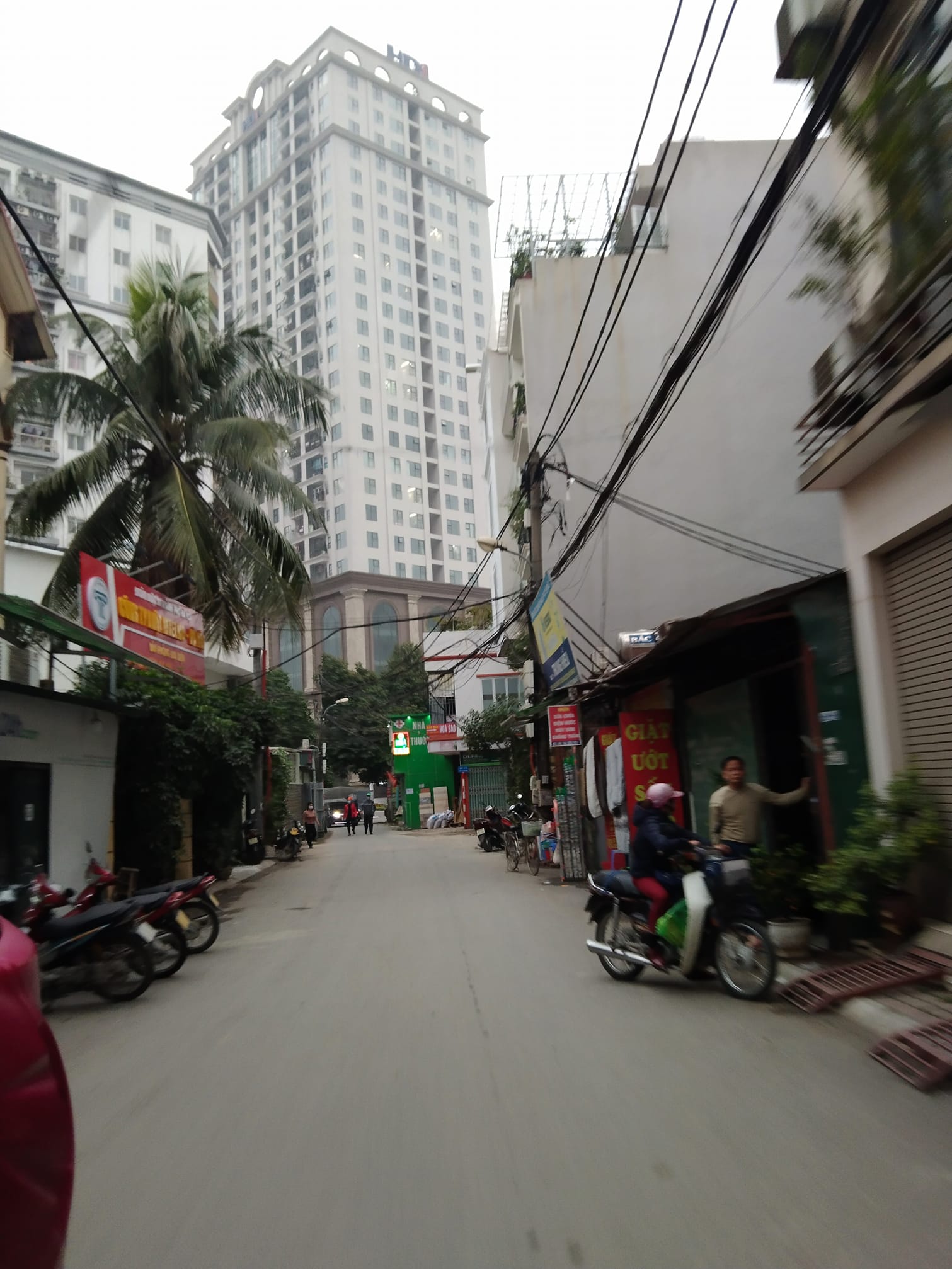 Nhà phân lô Lạc Long Quân, ô tô đỗ tận cửa, 36m2, 6 tầng , 3.9 tỷ