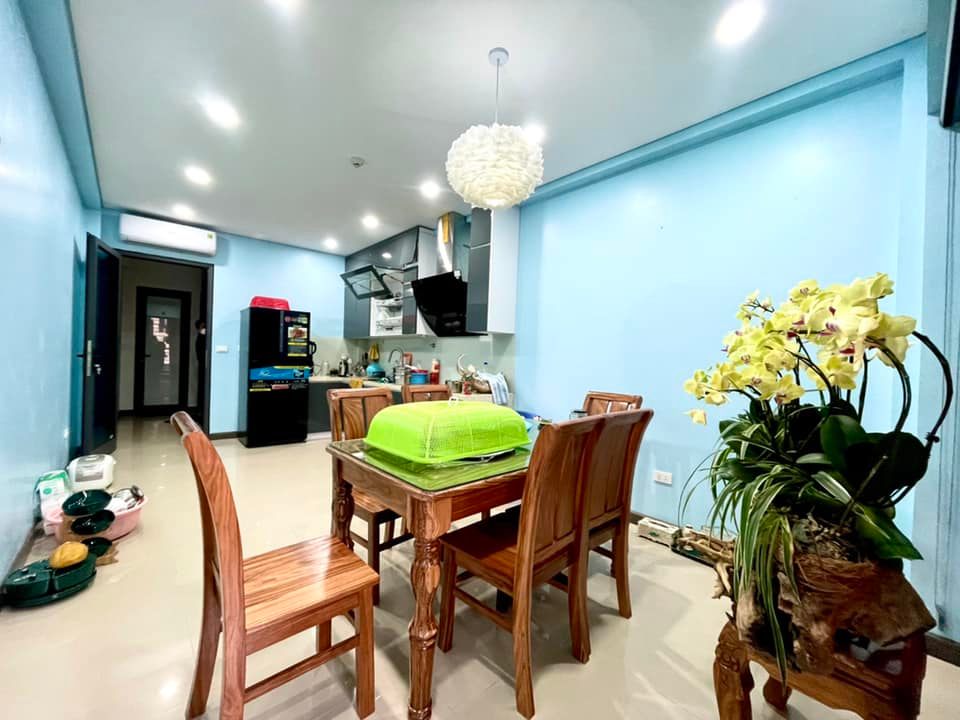 Bán nhà Yên Lãng, 38m2, 6 tầng thang máy, trung tâm Quận Đống Đa, vỉa hè kinh doanh, ô tô tránh