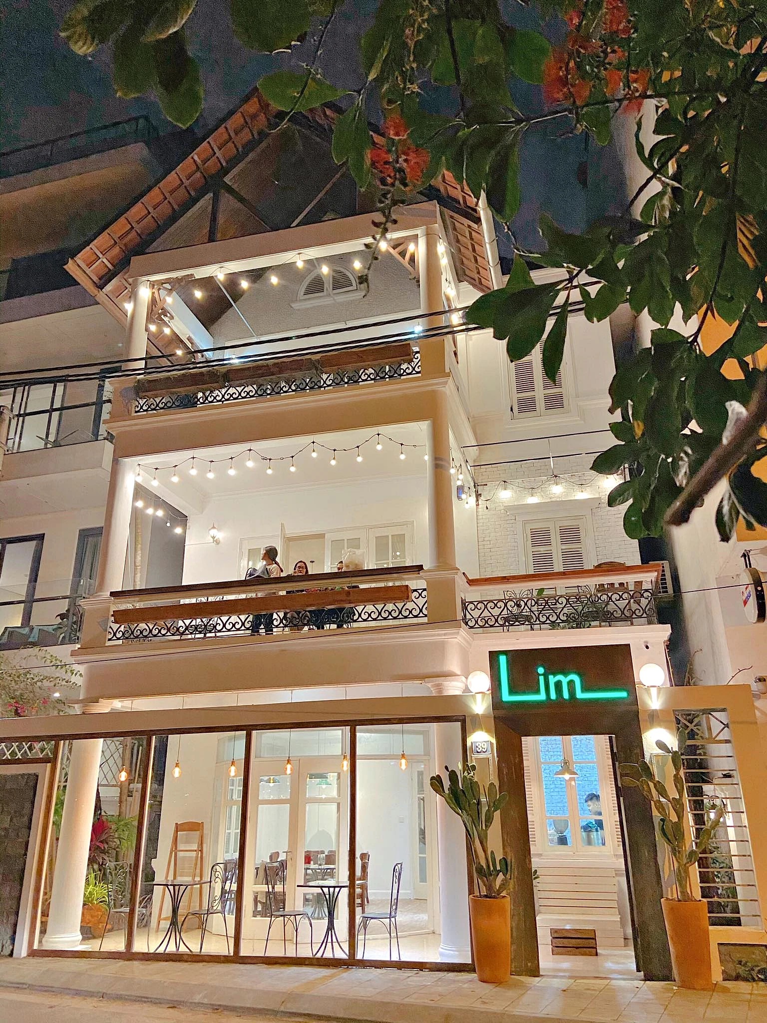 BÁN GẤP NHÀ MẶT PHỐ NGUYỄN ĐÌNH THI - LÔ GÓC - THOÁNG 3 MẶT - 215M2 - 8 TẦNG - MT 9M.