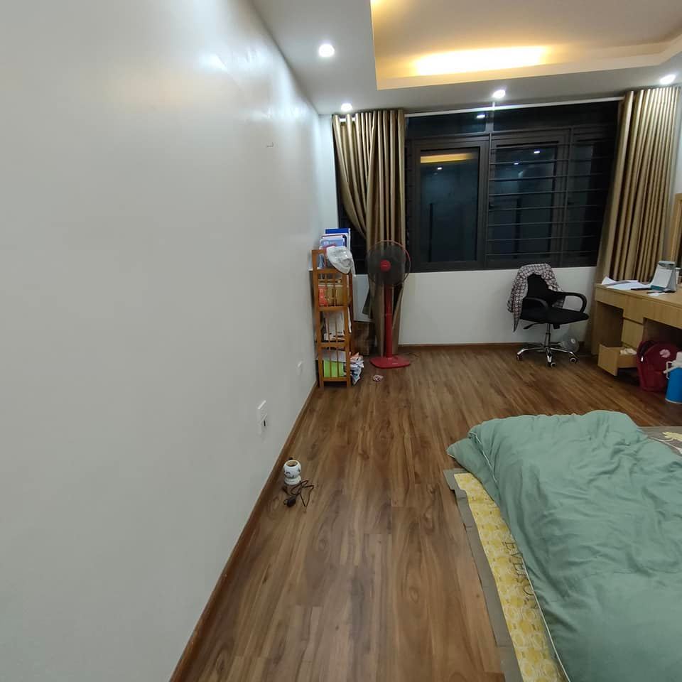 Bán nhà mới koong 7.5 tỷ ngõ 221 Trung Kính, Cầu Giấy. Diện tích 37m2 x 5 tầng