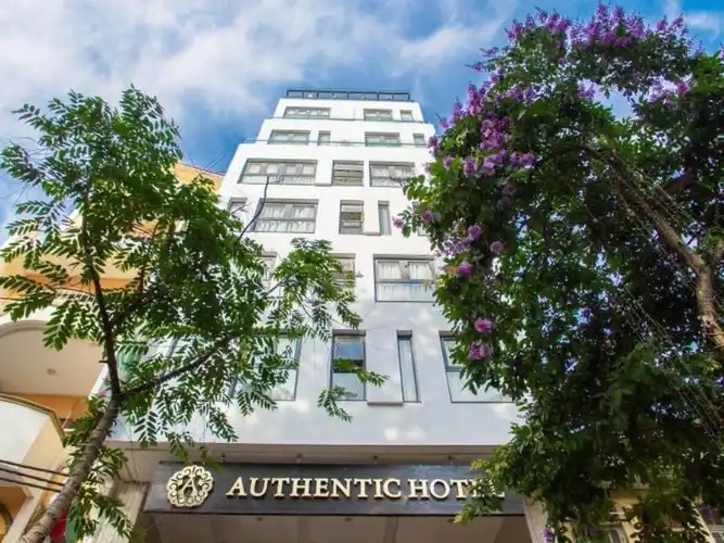 BÁN GẤP KHÁCH SẠN MẶT PHỐ MÃ MÂY - 220M2 - 7 TẦNG - MT 7M - 185 TỶ.