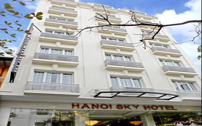 BÁN GẤP HOTEL 3 SAO MẶT PHỐ HÀNG CHUỐI 560M2 - 17 TẦNG - MT 16M.