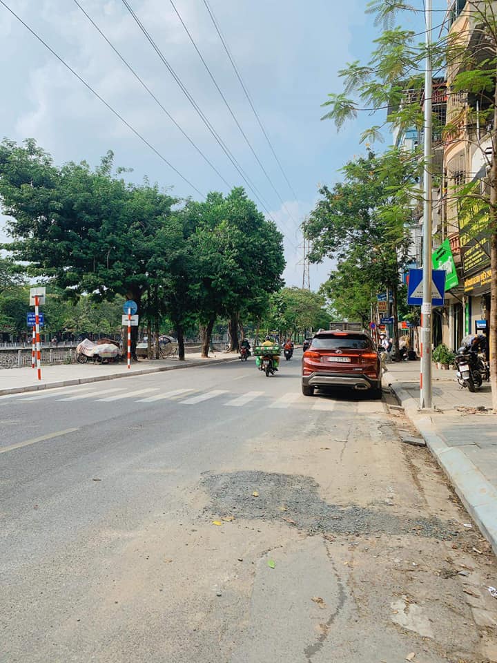 Nhà mặt phố Kim Ngưu, 63m2, mặt tiền 4m, nở hậu, giá 230 triệu/m2