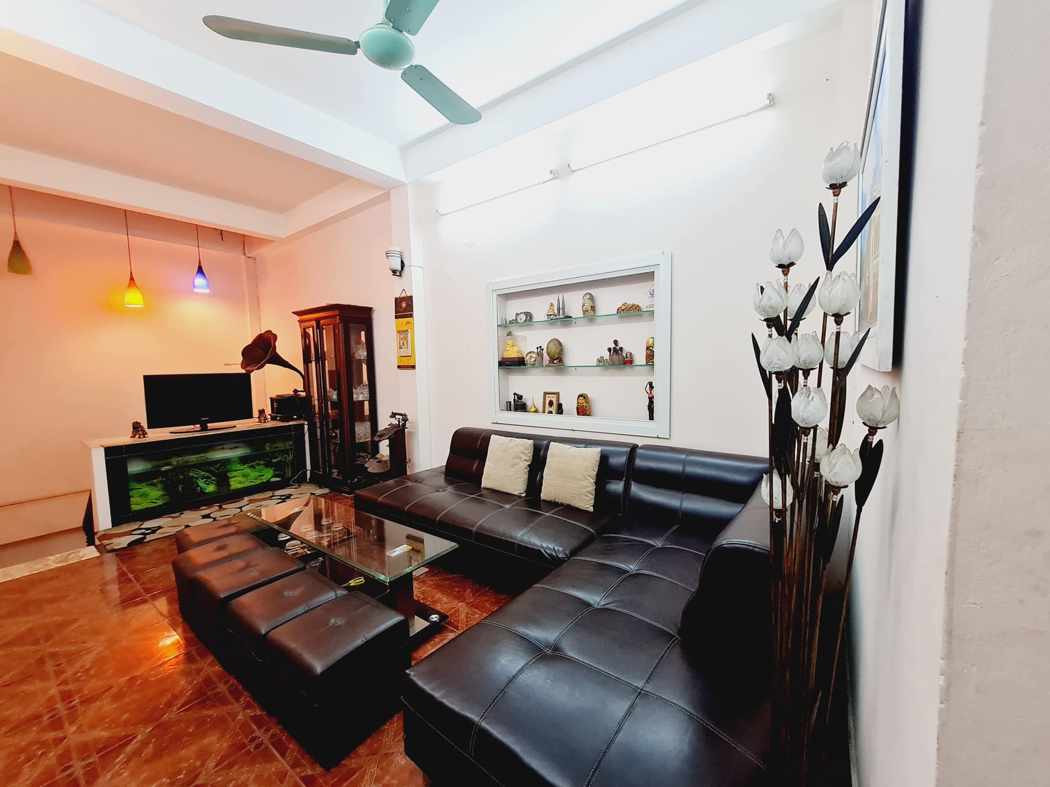 Nhà mặt phố Kim Ngưu, xây 5 tầng sẵn, 52m2, giá 265 triệu/m2