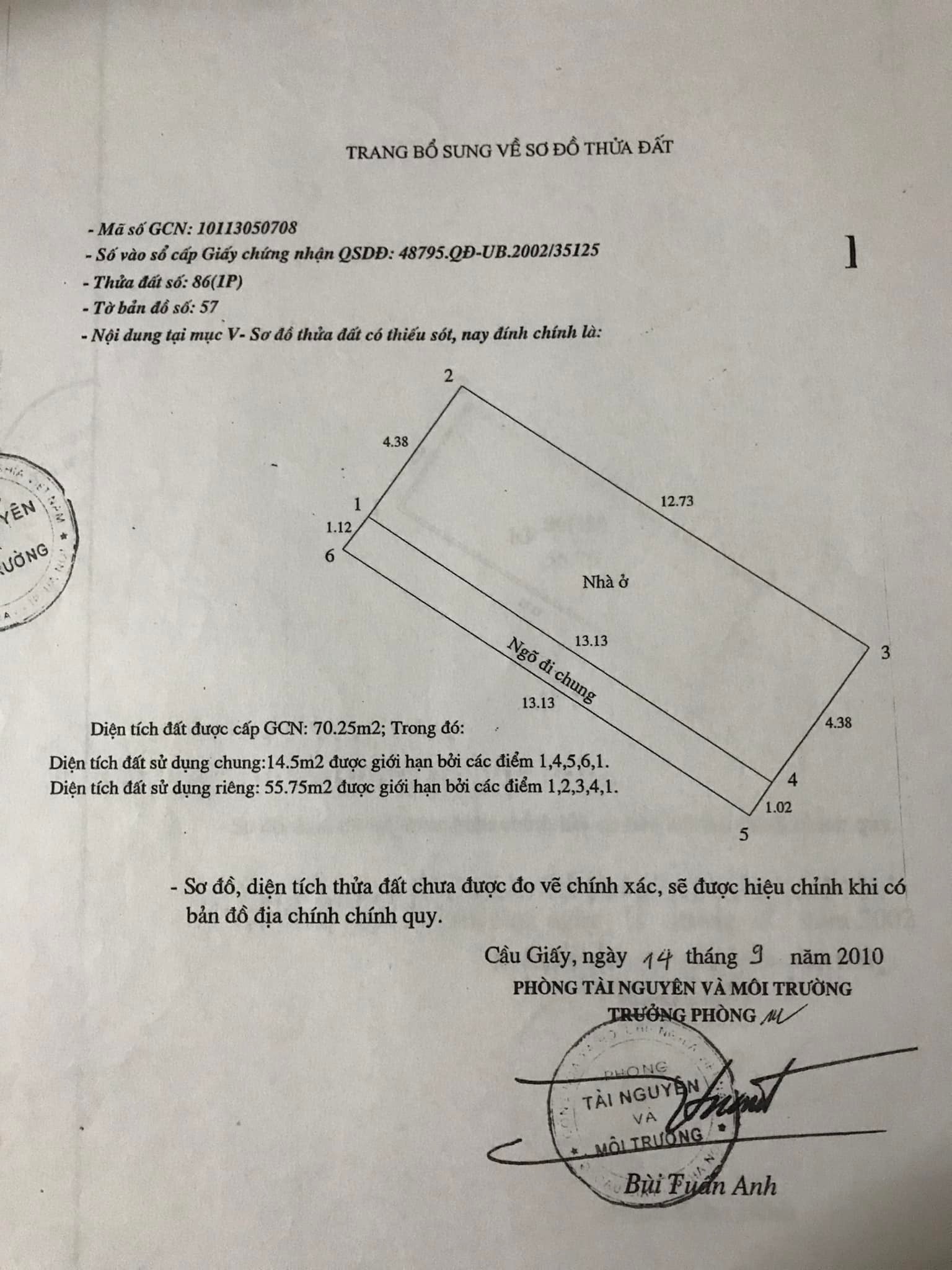 Nhà ở ngõ 68 Cầu Giấy thuộc lô góc 3 thoáng, ngay mặt chợ thuận tiện kinh doanh. Nhà 4 tầng, mặt tiền 4.4m.