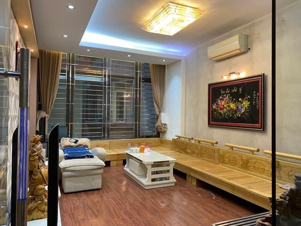 Bán gấp nhà phố Phan Kế Bính 40m2, 5 tầng, MT 4m, nhà đẹp ở luôn, giá 4.8 tỷ.