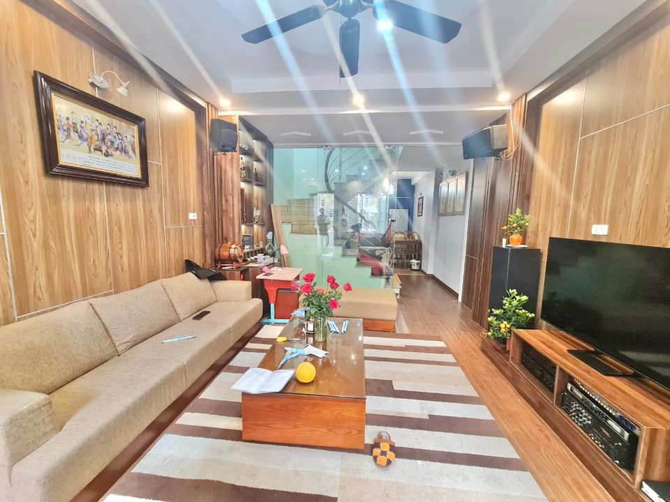 126 triệu/m2 nhà mới Tam Trinh, cách phố 10m, ô tô tránh, 61m2 x 5 tầng, tặng nội thất