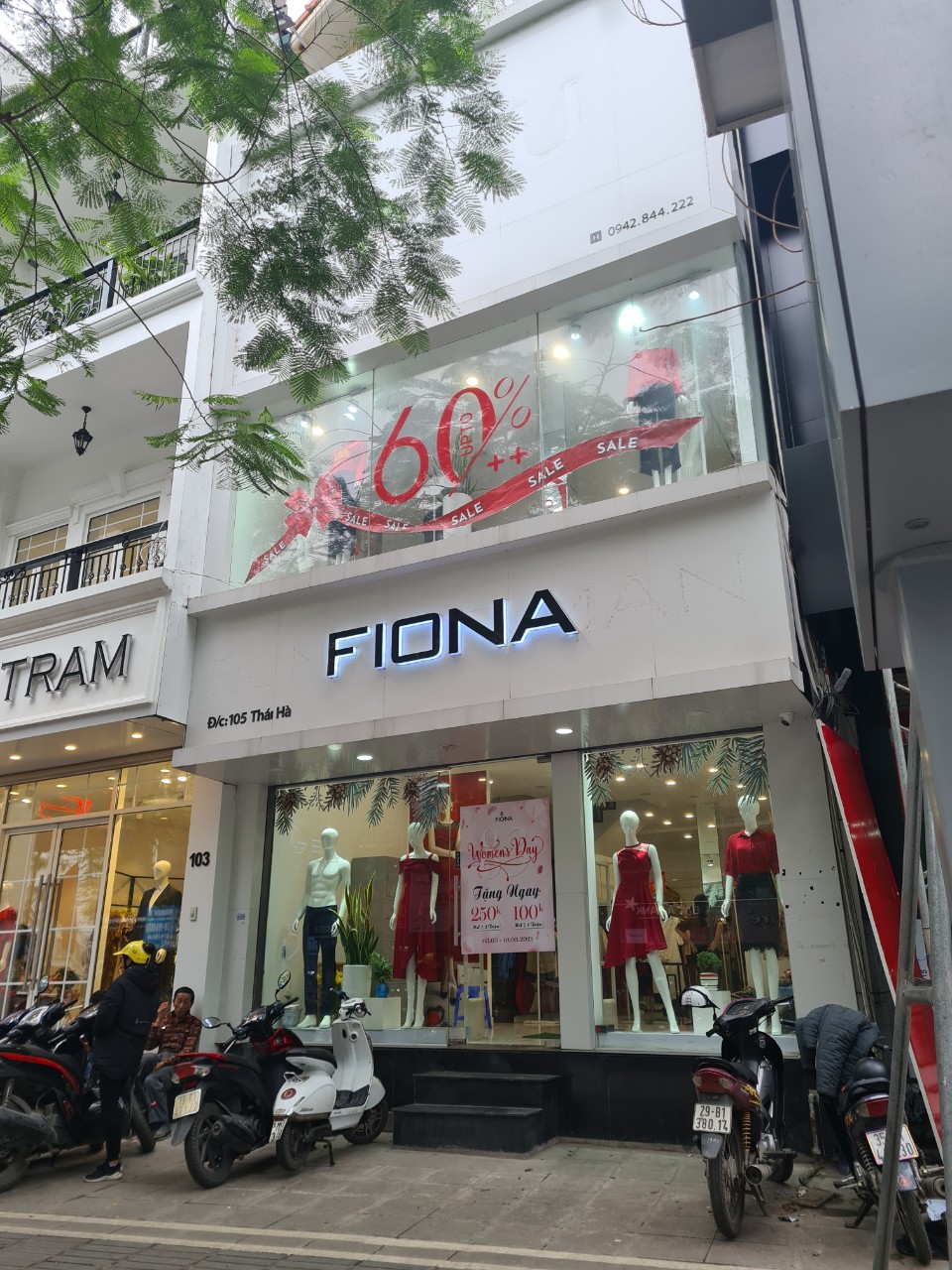 "Cho thuê nhà mặt phố Thái Hà ,Diện Tích: 140 m2 x 1 Tầng. ,Mặt Tiền: 4.2 m. ,Giá thuê: 90 triệu."