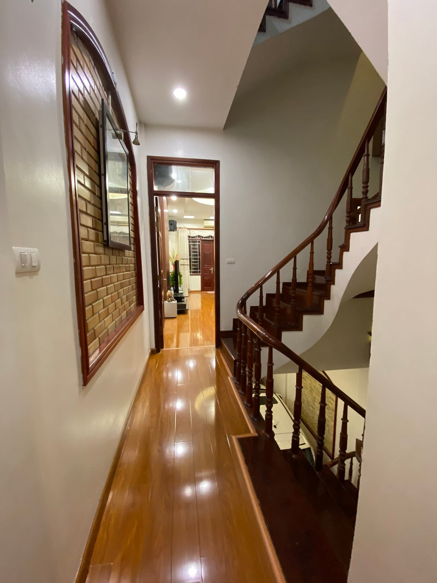 NHÀ HOÀNG VĂN THÁI PHÂN LÔ QUÂN ĐỘI - 2 THOÁNG - Ô CHỜ THANG MÁY- GARA Ô TÔ 64m 13 tỷ