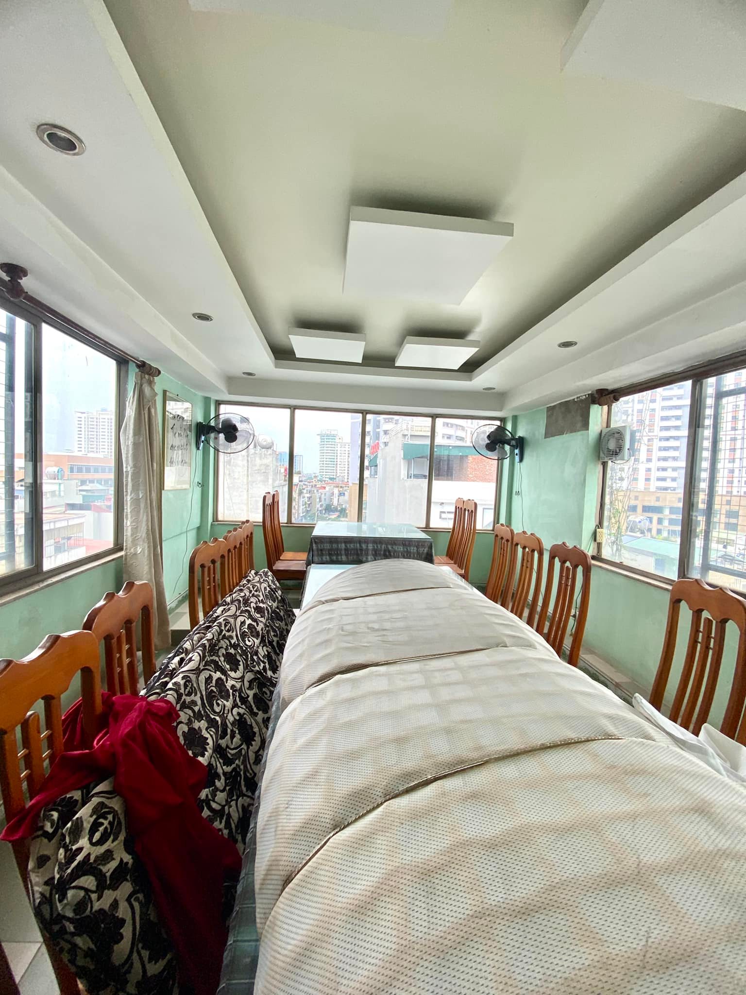 165 triệu/m2 nhà 93m2 x 10 tầng thang máy, gần mặt phố Tân Mai, ô tô tránh, kinh doanh