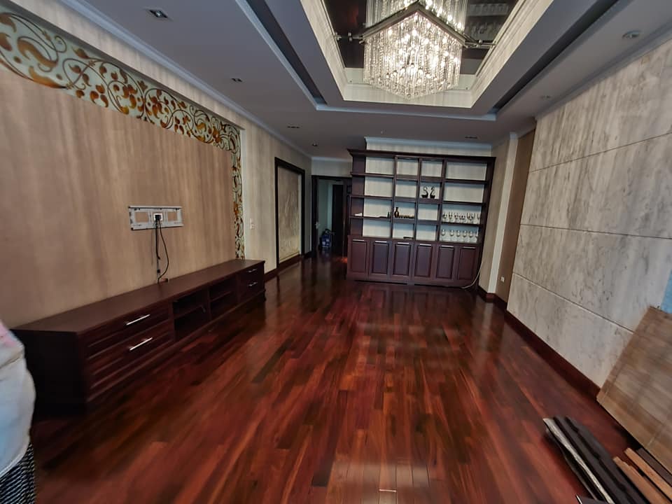 Nhà phân lô Đầm Trấu, 110m2 x 5 tầng, mặt tiền 5m, nội thất xịn, giá 181 triệu/m2