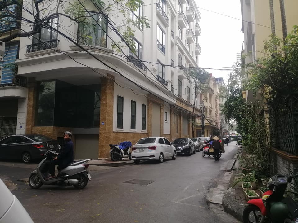 Bán gấp nhà Trung Kính, Cầu Giấy 72m2, 5T, MT 4.3m, nhỉnh 14 tỷ, Oto, Kinh doanh