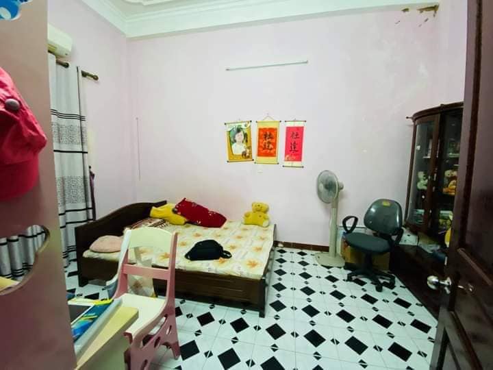 Nhà mặt phố Lê Đại Hành, vỉa hè rộng, 41m2, mặt tiền gần 4m, giá 23 tỷ