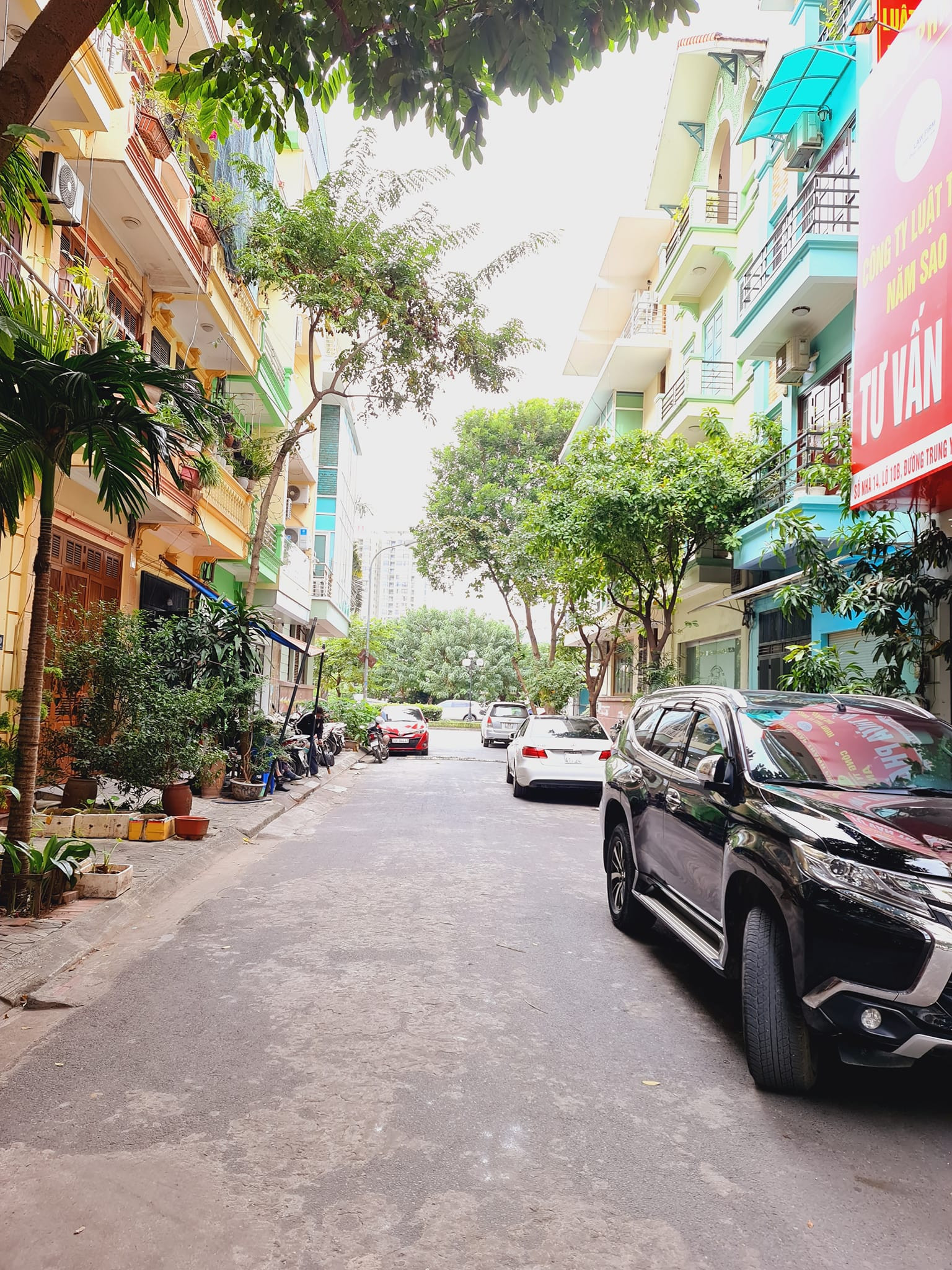 Phân lô cán bộ - mặt tiền rộng - vỉa hè - ngõ thông - kinh doanh