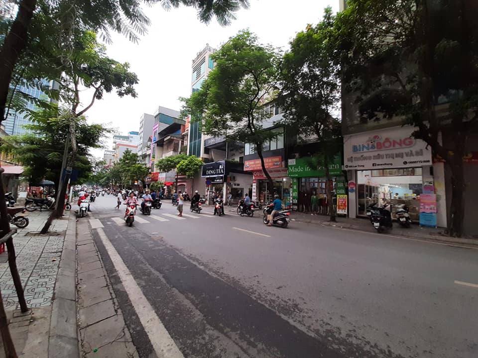 Nhà mặt phố Lạc Trung, 2 mặt tiền, sổ đủ 69m2, mặt tiền gần 4m, giá 18.5 tỷ