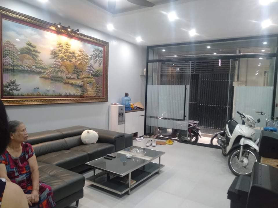 Bán Gấp Võng Thị - Tây Hồ DT 61m, 4Tầng, Mt 5m Giá 7.3 tỷ Liên Hệ: Mr Dũng 0983833999.