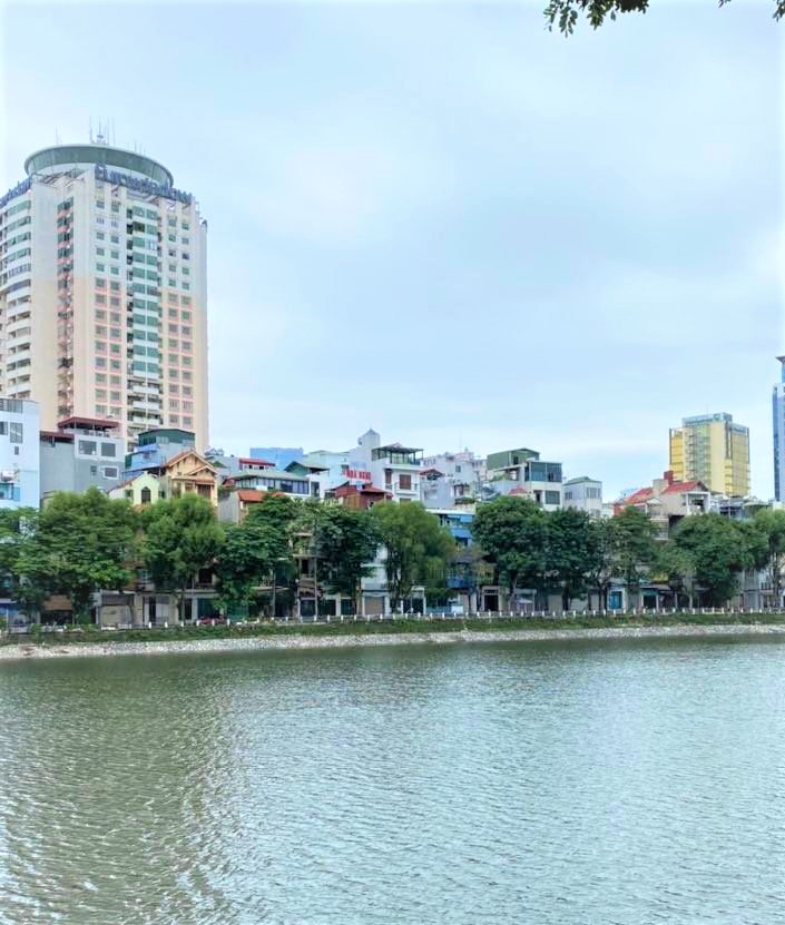 Bán Nhà Mặt phố Phạm Huy Thông, View Hồ Ngọc Khánh, KD đỉnh, 45m, MT rộng, 21,5 tỷ.