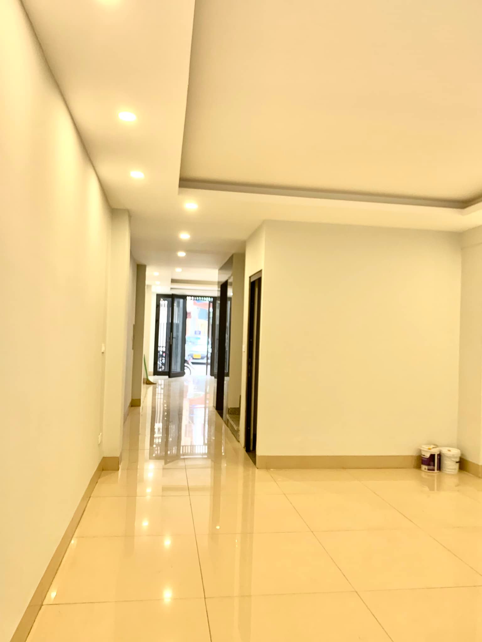 Bán nhà mặt ngõ 651 Minh Khai, 63m2 x 7T thang máy, MT 4.1m, 16 tỷ, 0985868893