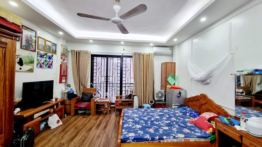 Chính chủ bán nhà ngõ Gốc Đề, Hoàng Mai, để ở, không gian rộng 55m2 5 tầng, 5.2 tỷ.