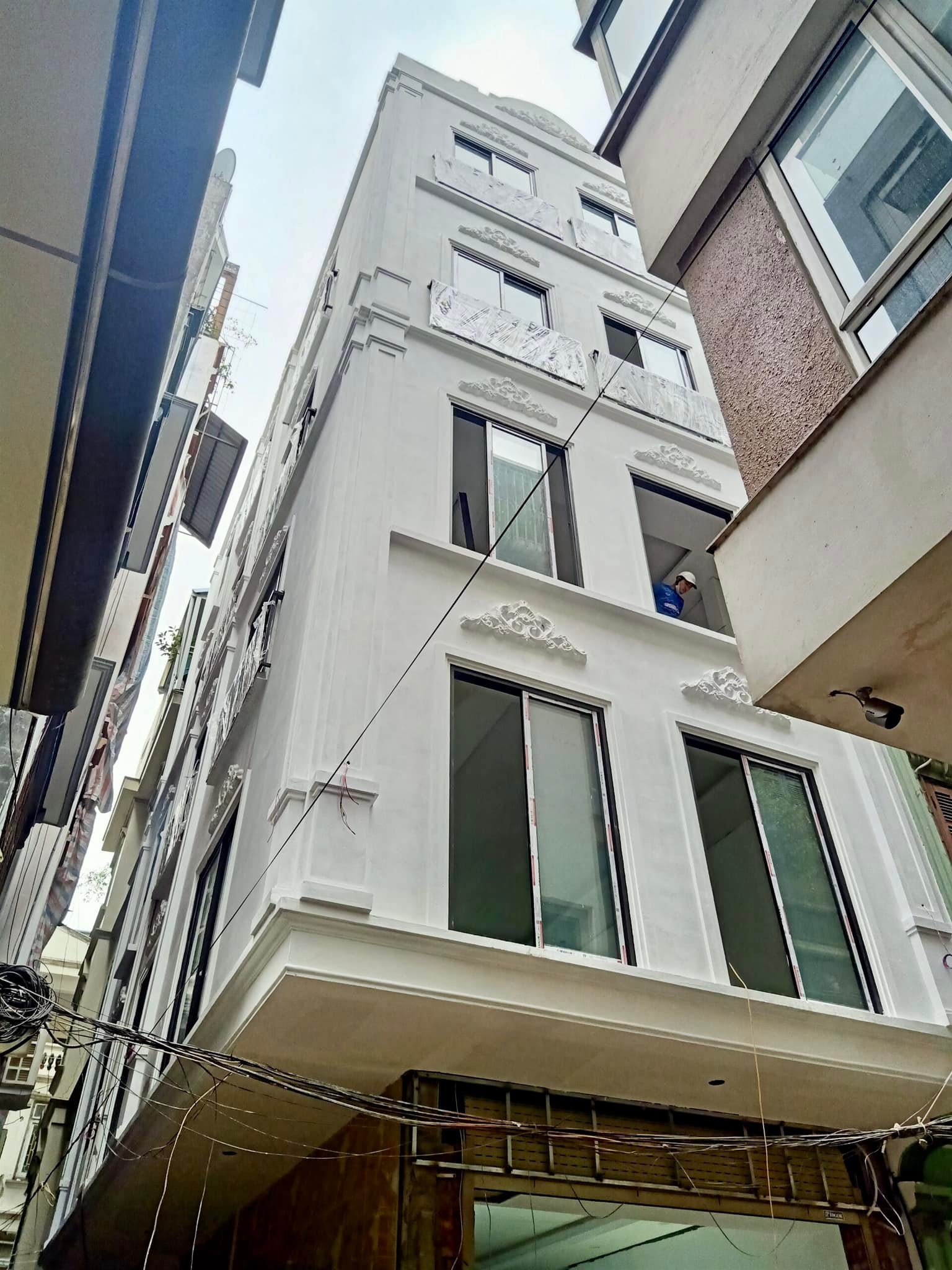 Chính chủ bán nhà Nguyễn Chí Thanh-khu vực phân lô-nhà mới thang máy-63m-14.9 tỷ