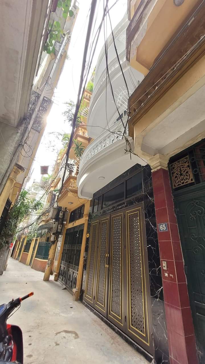 5 tỷ hơn 50 m 5 tầng 7 phòng cho thuê full đồ kinh doanh dòng tiền 50 triệu trung tám đống đa