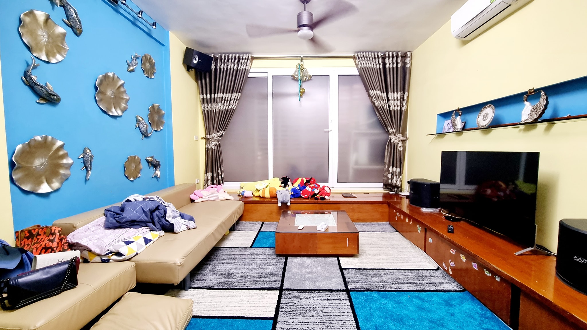 Cần Bán Nhà Ngọc Khánh - Ba Đình 40M, 4 Tầng, MT 4.3M Giá 7.9 tỷ.