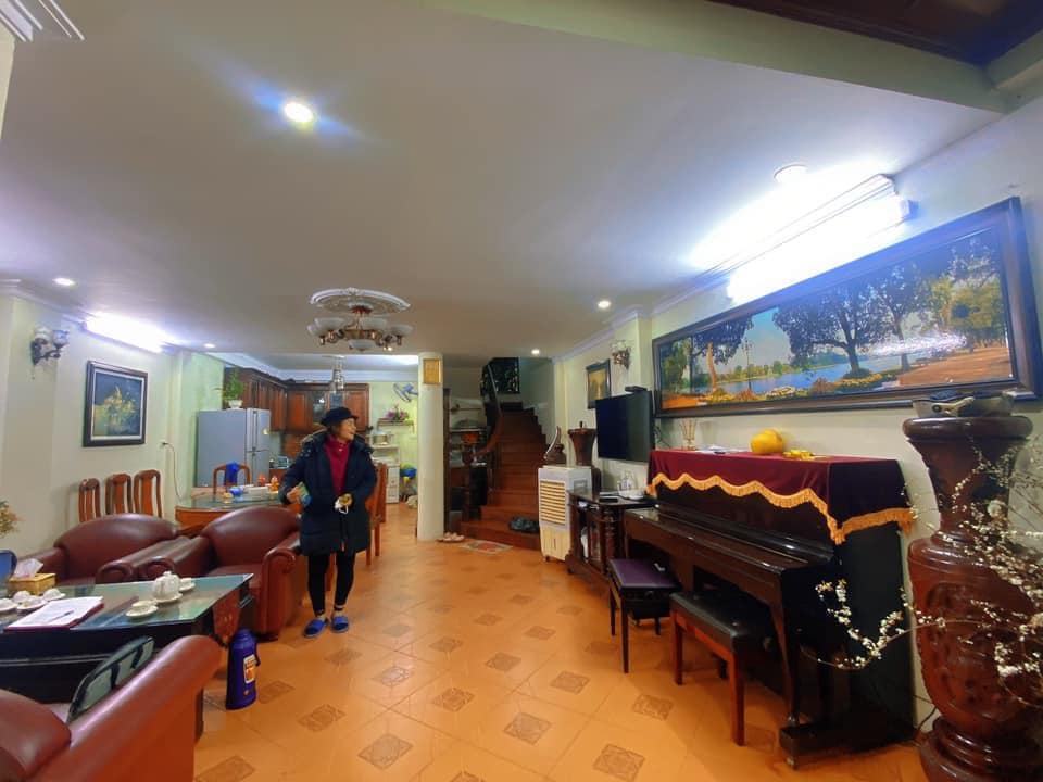 Bán Nhà Láng Trung - Đống Đa 65m, 5 Tầng, mt 5m Giá 6.5 tỷ Liên hệ: Mr Dũng 0983833999.