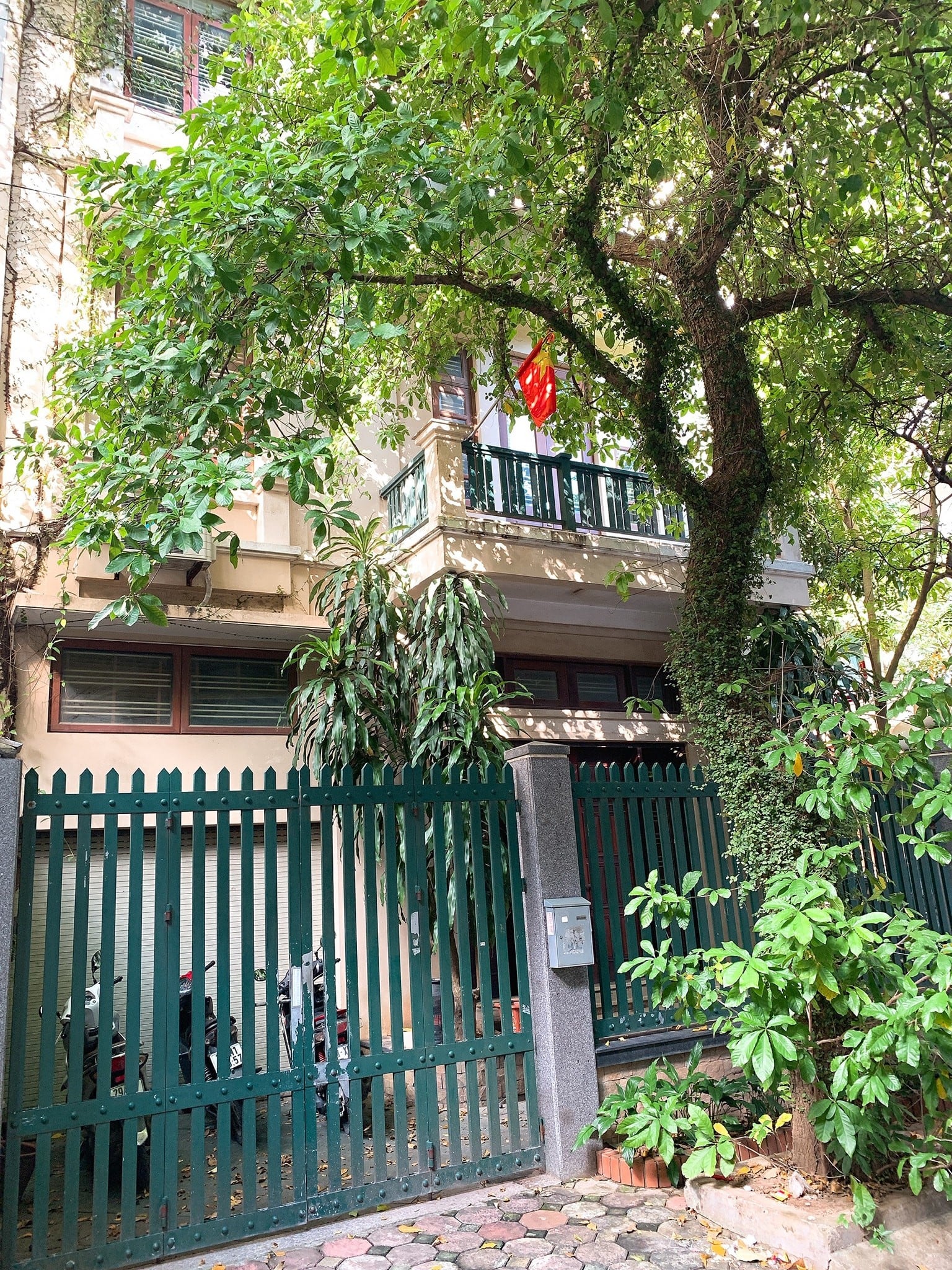 Biệt thự 102m2 ngõ 44 Nguyễn Cơ Thạch, 4 tầng, mặt tiền 19m. Giá 23 tỷ - vừa ở vừa kinh doanh