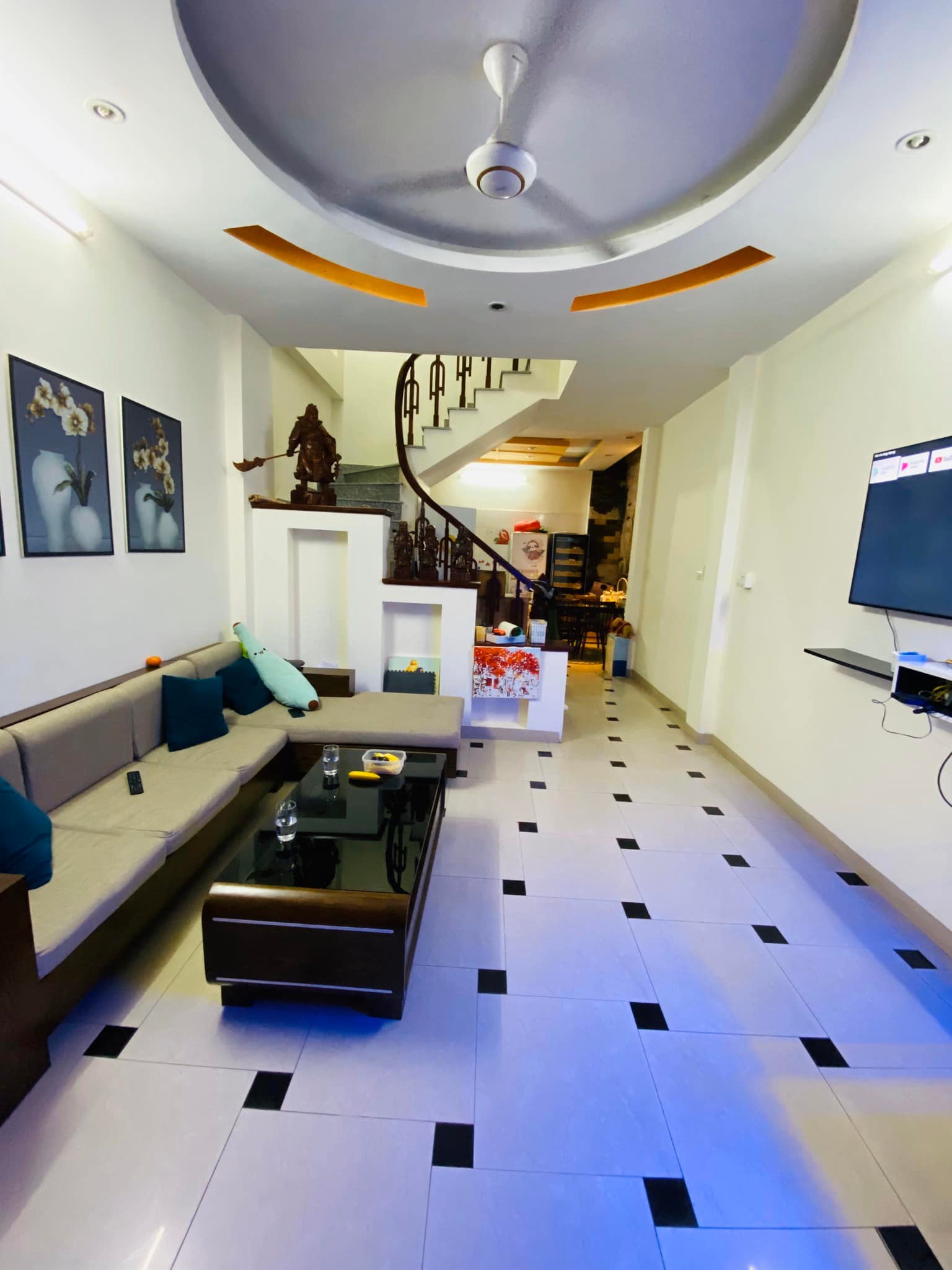 Cần bán Nhà Tại Pháo Đài Láng - Đống Đa 46m/53m thực, 5 Tầng, Mt 4m Giá 6.65 tỷ Liên hệ: Mr Dũng 0983833999.