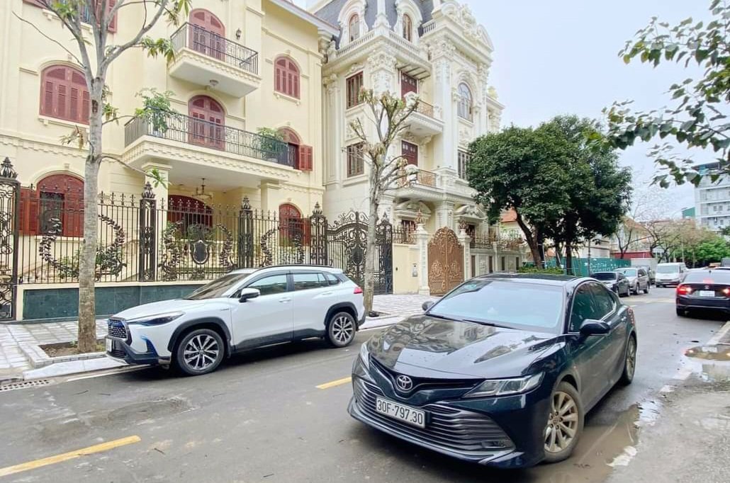 CẦN BÁN NHANH NHÀ PHÂN LÔ PHỐ VIP KHU YÊN HOÀ CẦU GIẤY, THÔNG SỐ ĐẸP, ĐƯỜNG RỘNG, Ô TÔ TRÁNH, QUAY ĐẦU, 098.115.8.507 +