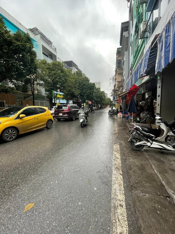 Bán Nhà Phố Minh Khai - Hai Bà Trưng 35/59m, 3 tầng, Mặt tiền 4m, Giá bán 10tỷ. Lh: Mr Dũng 0983833999