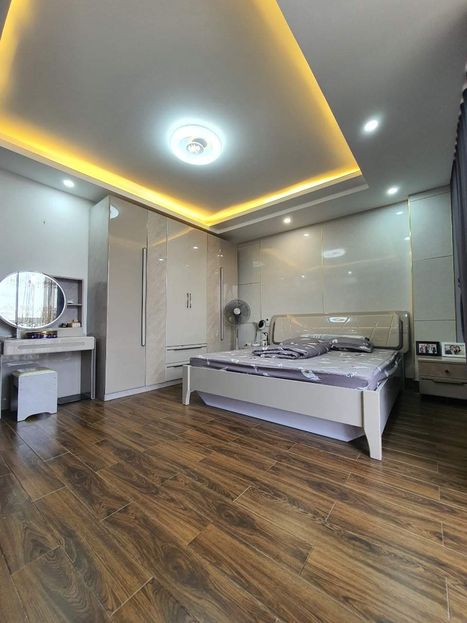 Bán Nhà Mặt ngõ Đại Từ, 20m ra phố ô tô, sổ đỏ 60m2 4 tầng, 4.4 tỷ, 0949606622