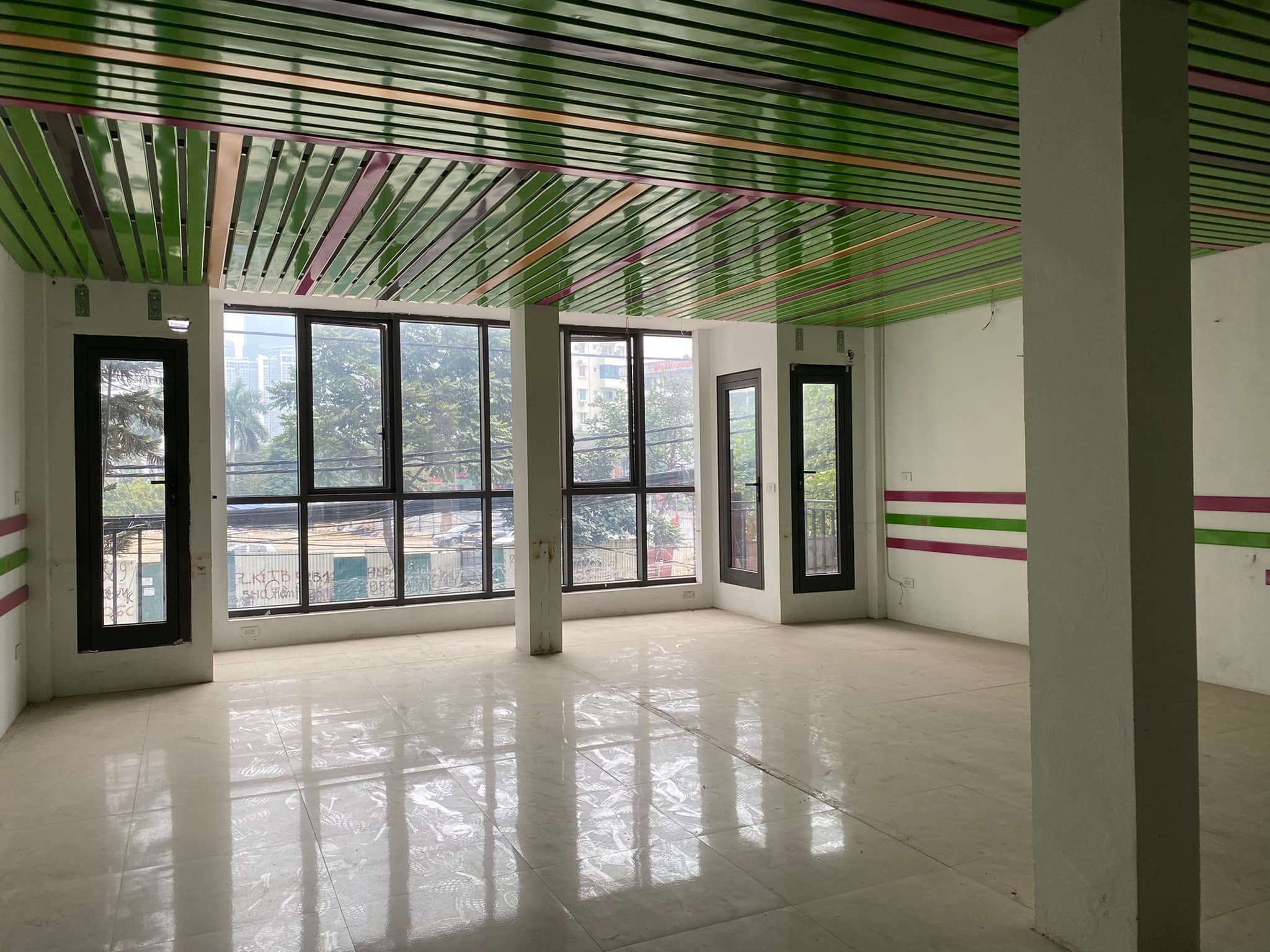 Chính chủ cần bán gấp nhà 116 Trần Bình 1 mặt phố và 1 mặt ngõ ô tô. Diện tích 100m2 x 8 tầng.