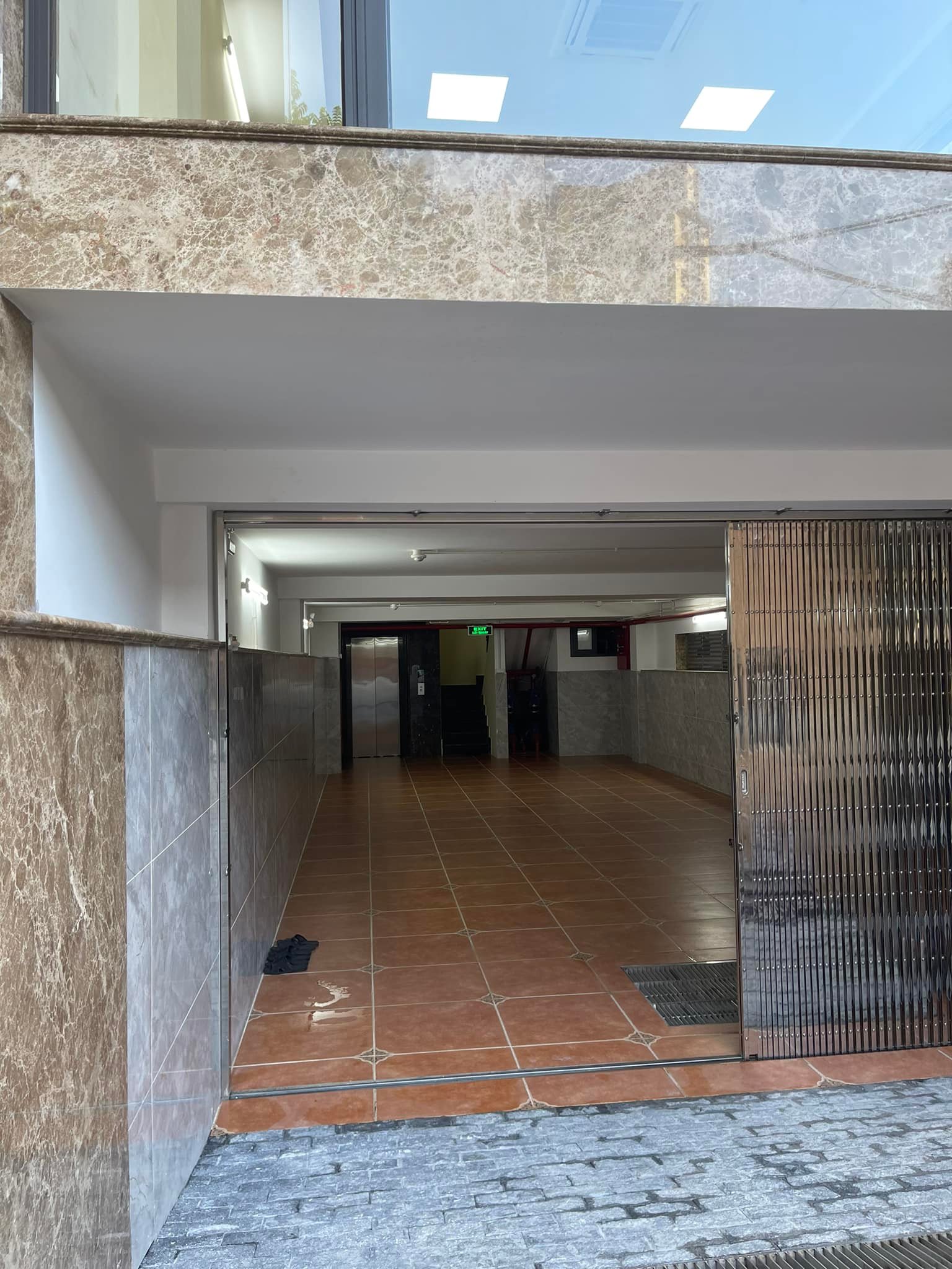 Hạ giá Tòa nhà Văn phòng, Lô góc trên đường Lê Văn Lương, Thanh Xuân. DT165m2