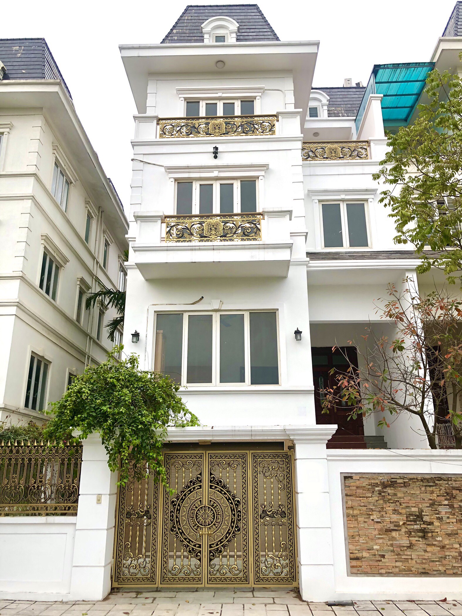 Bán biệt thự Lideco NV35( hoàn thiện ngoài và trong) vị trí đẹp gần hồ,cổng chính giá tốt để đầu tư