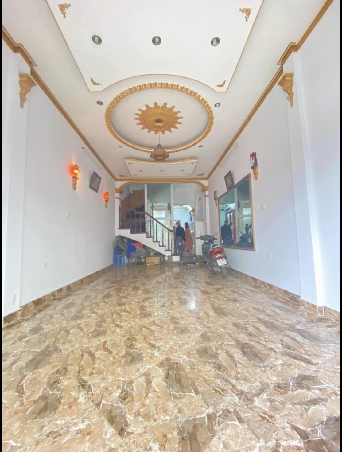 Bán nhà phố Nguyễn Trãi- Thanh Xuân 75M, 5 tầng, MT4.5m, giá 15 tỷ. Liên hệ: Mr Dũng 0983833999.