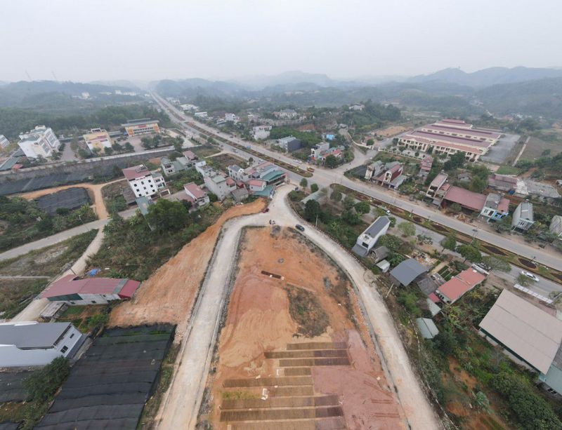 Kinh doanh thua lỗ cần bán nhanh lô đất hướng Đông, mặt tiền QL14E 482 Triệu - Mega City Kon Tum